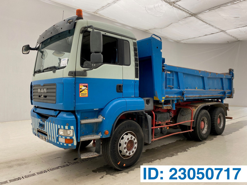 MAN TGA 33.350 - 6x4 - Billenőplatós teherautó: 1 kép. MAN TGA 33.350 - 6x4 - Billenőplatós teherautó: 1 kép.