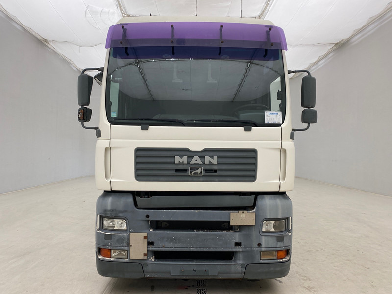MAN TGA26.410 - 6x2 - Cserefelépítményes teherautó: 2 kép. MAN TGA26.410 - 6x2 - Cserefelépítményes teherautó: 2 kép.