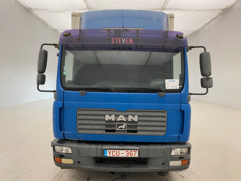 MAN TGL 8.180 - Dobozos felépítményű teherautó: 2 kép. MAN TGL 8.180 - Dobozos felépítményű teherautó: 2 kép.