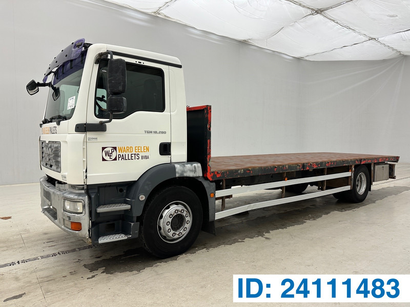 MAN TGM 18.280 - 4x2 - Platós teherautó: 1 kép. MAN TGM 18.280 - 4x2 - Platós teherautó: 1 kép.