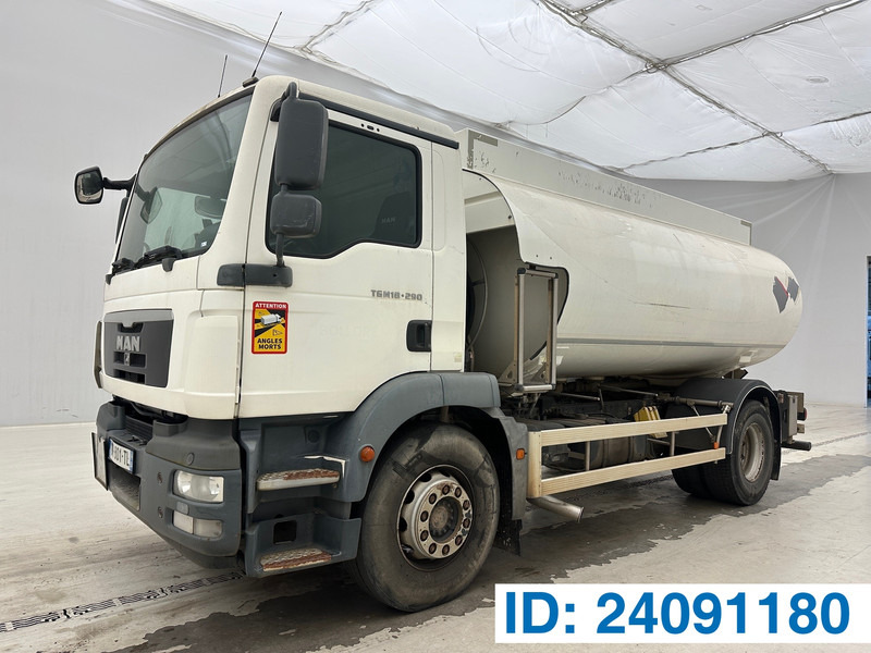 MAN TGM 18.290 - 4x2 - Tartályos teherautó: 1 kép. MAN TGM 18.290 - 4x2 - Tartályos teherautó: 1 kép.