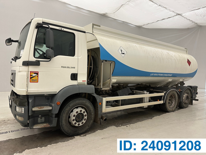MAN TGM 26.340 - 6x2 - Tartályos teherautó: 1 kép. MAN TGM 26.340 - 6x2 - Tartályos teherautó: 1 kép.