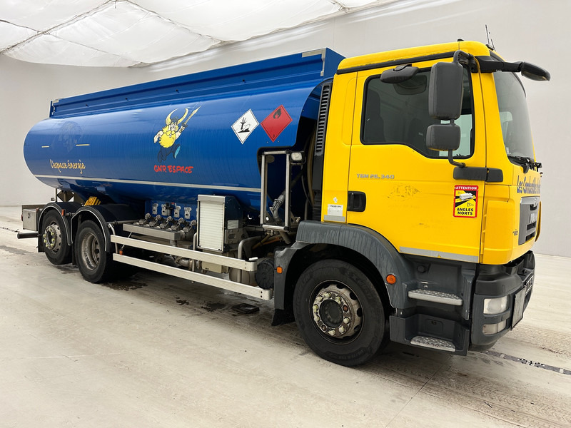 MAN TGM 26.340 - Tartályos teherautó: 3 kép. MAN TGM 26.340 - Tartályos teherautó: 3 kép.