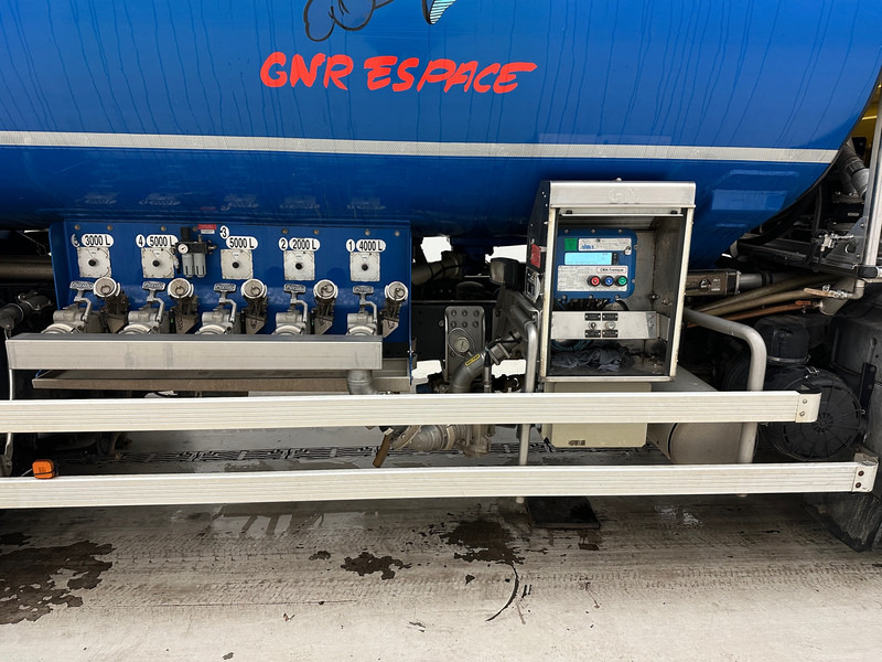 MAN TGM 26.340 - Tartályos teherautó: 5 kép. MAN TGM 26.340 - Tartályos teherautó: 5 kép.