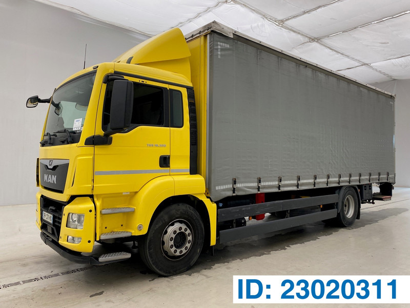 MAN TGS 18.320 - Ponyvás teherautó: 1 kép. MAN TGS 18.320 - Ponyvás teherautó: 1 kép.