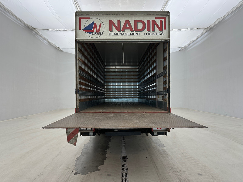 MAN TGS 18.360 - Dobozos felépítményű teherautó: 5 kép. MAN TGS 18.360 - Dobozos felépítményű teherautó: 5 kép.