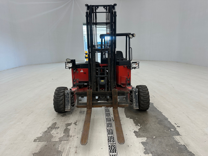 Manitou TMM25 4W - Hordozható targonca: 2 kép. Manitou TMM25 4W - Hordozható targonca: 2 kép.