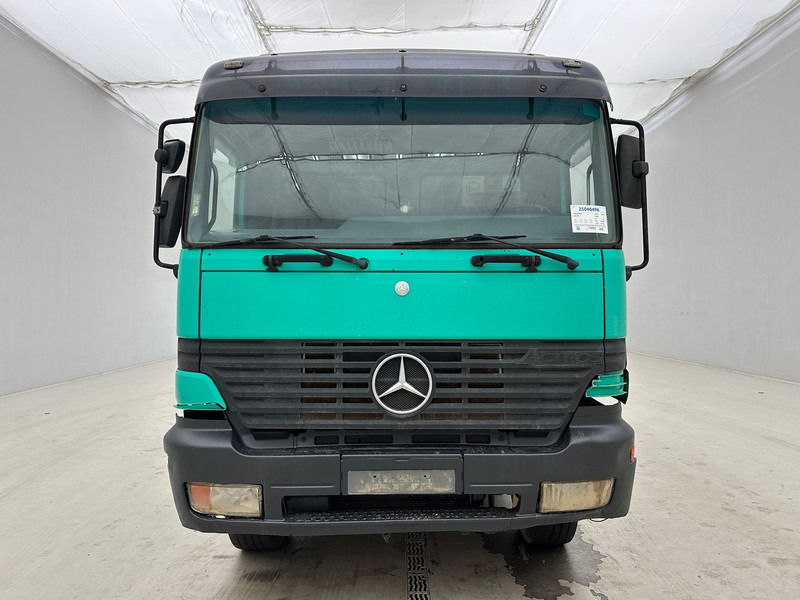 Mercedes-Benz Actros 2631K - 6X4 - Billenőplatós teherautó: 2 kép. Mercedes-Benz Actros 2631K - 6X4 - Billenőplatós teherautó: 2 kép.