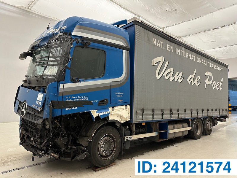 Mercedes-Benz Actros 2642 - 6x2* - Ponyvás teherautó: 1 kép. Mercedes-Benz Actros 2642 - 6x2* - Ponyvás teherautó: 1 kép.
