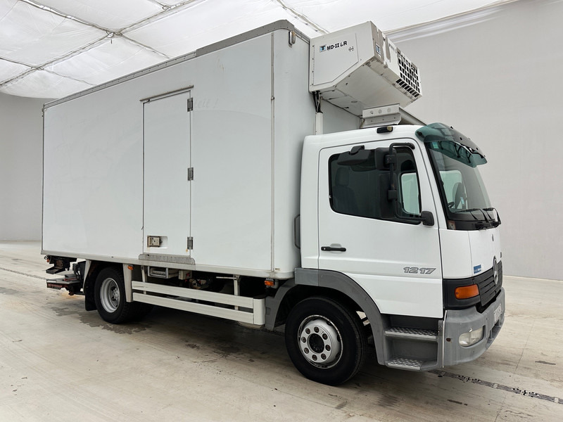 Mercedes-Benz Atego 1217 - Hűtős teherautó: 3 kép. Mercedes-Benz Atego 1217 - Hűtős teherautó: 3 kép.