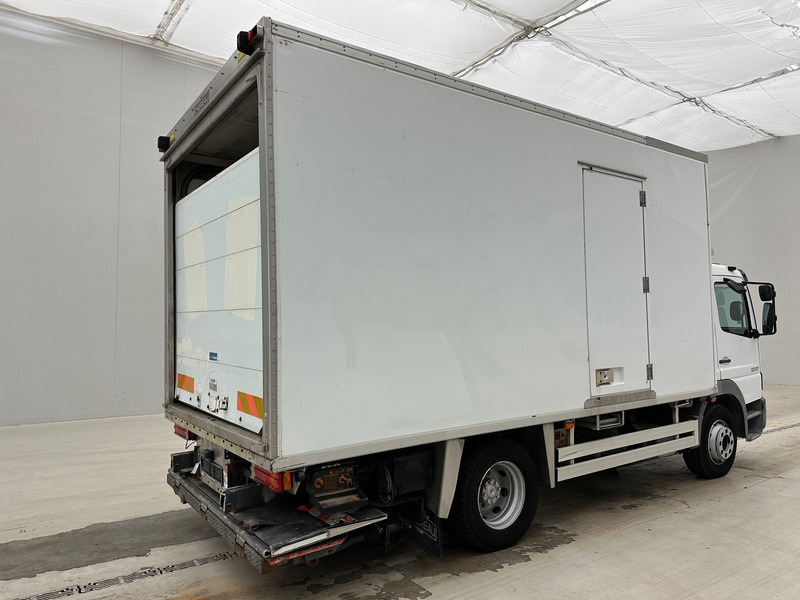 Mercedes-Benz Atego 1217 - Hűtős teherautó: 4 kép. Mercedes-Benz Atego 1217 - Hűtős teherautó: 4 kép.