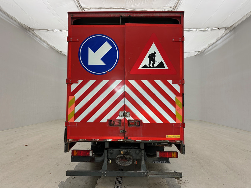 Mercedes-Benz Atego 1218 - Dobozos felépítményű teherautó: 5 kép. Mercedes-Benz Atego 1218 - Dobozos felépítményű teherautó: 5 kép.