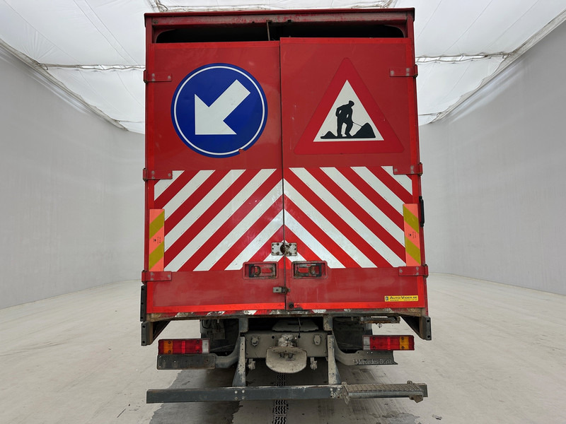 Mercedes-Benz Atego 1218 - Dobozos felépítményű teherautó: 5 kép. Mercedes-Benz Atego 1218 - Dobozos felépítményű teherautó: 5 kép.