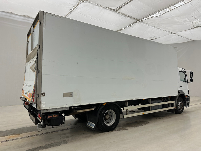 Mercedes-Benz Axor 1824 - Hűtős teherautó: 4 kép. Mercedes-Benz Axor 1824 - Hűtős teherautó: 4 kép.