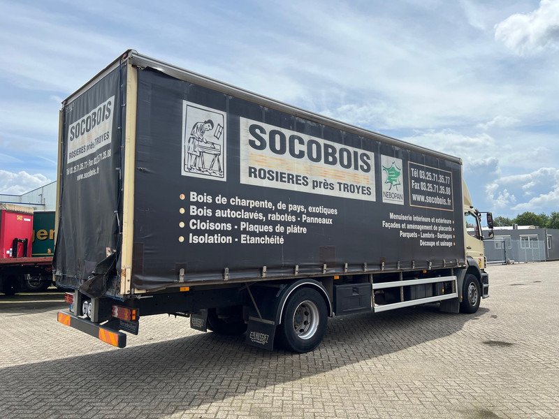 Mercedes-Benz Axor 1828 - Ponyvás teherautó: 4 kép. Mercedes-Benz Axor 1828 - Ponyvás teherautó: 4 kép.
