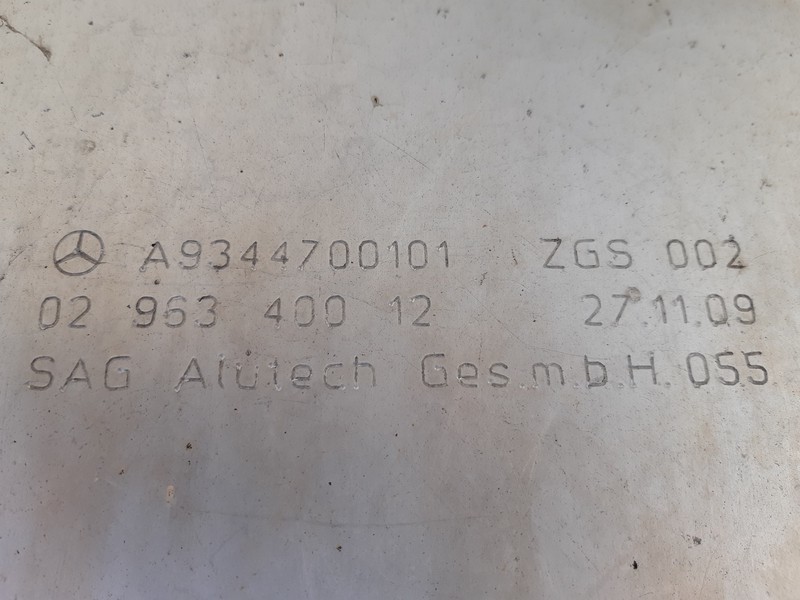 Mercedes-Benz Mazouttank actros A9344700101 - Üzemanyag tartály: 5 kép. Mercedes-Benz Mazouttank actros A9344700101 - Üzemanyag tartály: 5 kép.