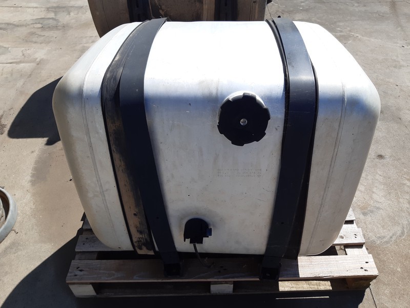 Mercedes-Benz Mazouttank actros A9344700101 - Üzemanyag tartály: 1 kép. Mercedes-Benz Mazouttank actros A9344700101 - Üzemanyag tartály: 1 kép.