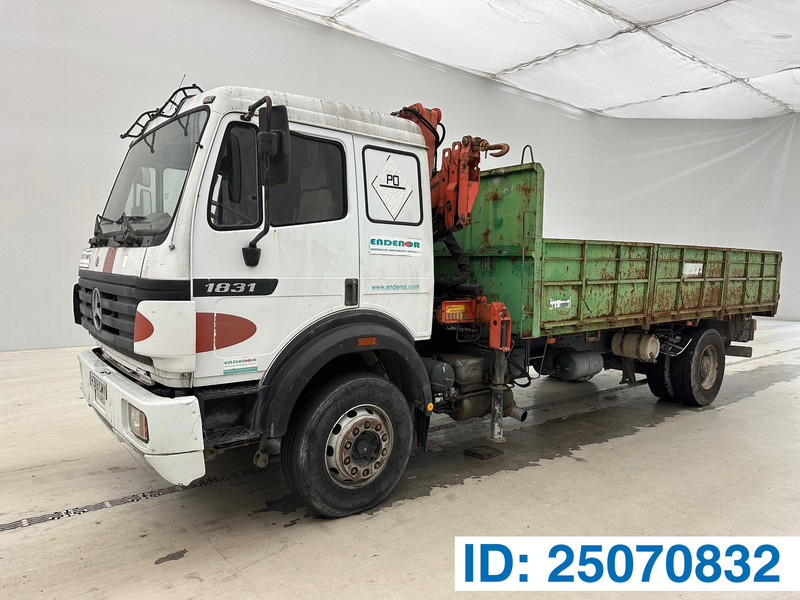 Mercedes-Benz SK 1831 - Billenőplatós teherautó, Darus autó: 1 kép. Mercedes-Benz SK 1831 - Billenőplatós teherautó, Darus autó: 1 kép.