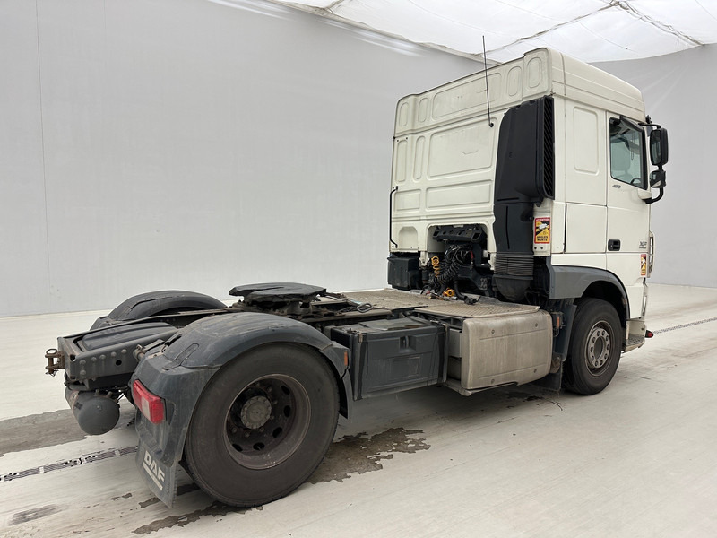 DAF XF 460 Space Cab - Nyergesvontató: 4 kép. DAF XF 460 Space Cab - Nyergesvontató: 4 kép.