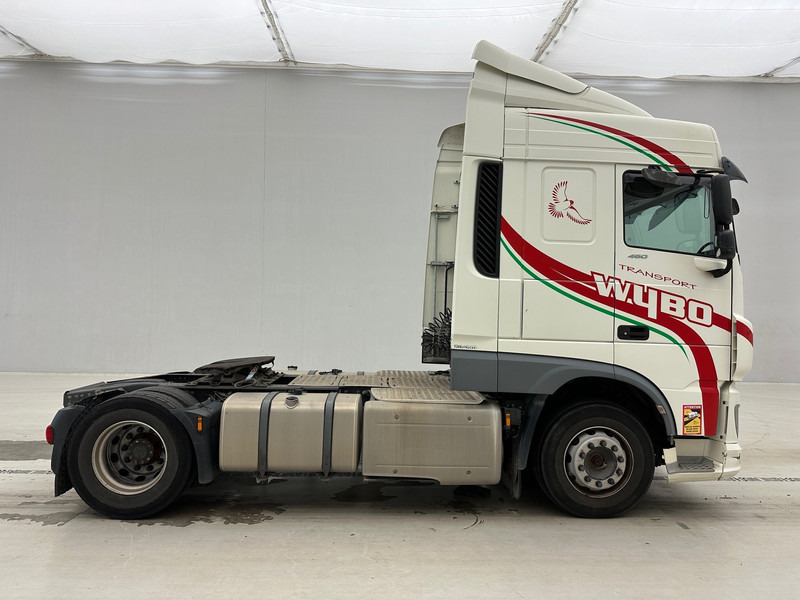 DAF XF 460 Space Cab - Nyergesvontató: 5 kép. DAF XF 460 Space Cab - Nyergesvontató: 5 kép.