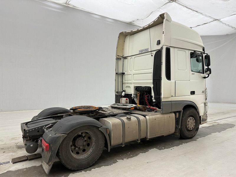 DAF XF 460 Super Space Cab - Nyergesvontató: 5 kép. DAF XF 460 Super Space Cab - Nyergesvontató: 5 kép.