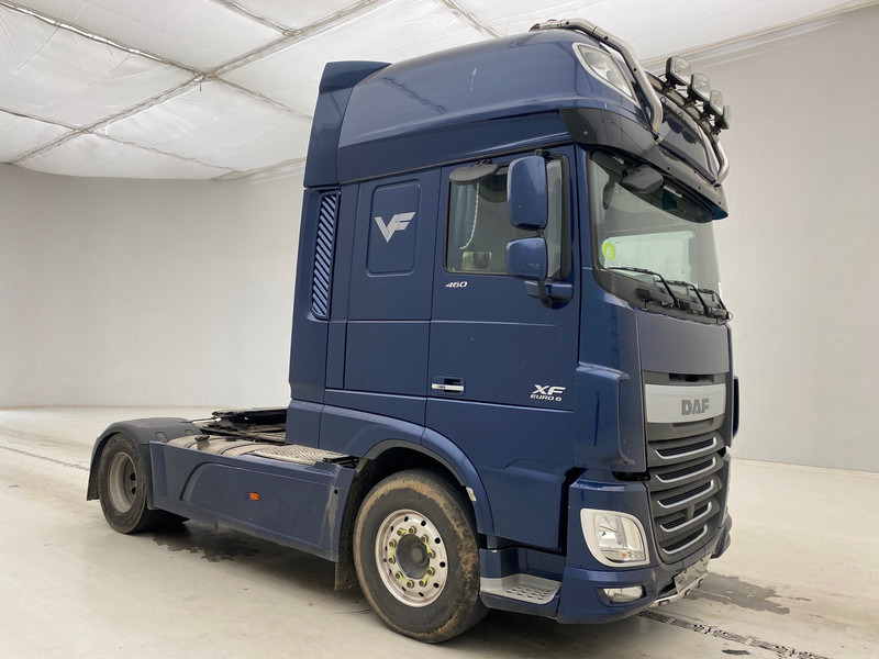 DAF XF106.460 Super Space Cab* - Nyergesvontató: 3 kép. DAF XF106.460 Super Space Cab* - Nyergesvontató: 3 kép.