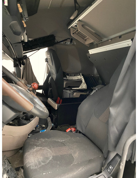 Nyergesvontató DAF XG+ 480: 12 kép.