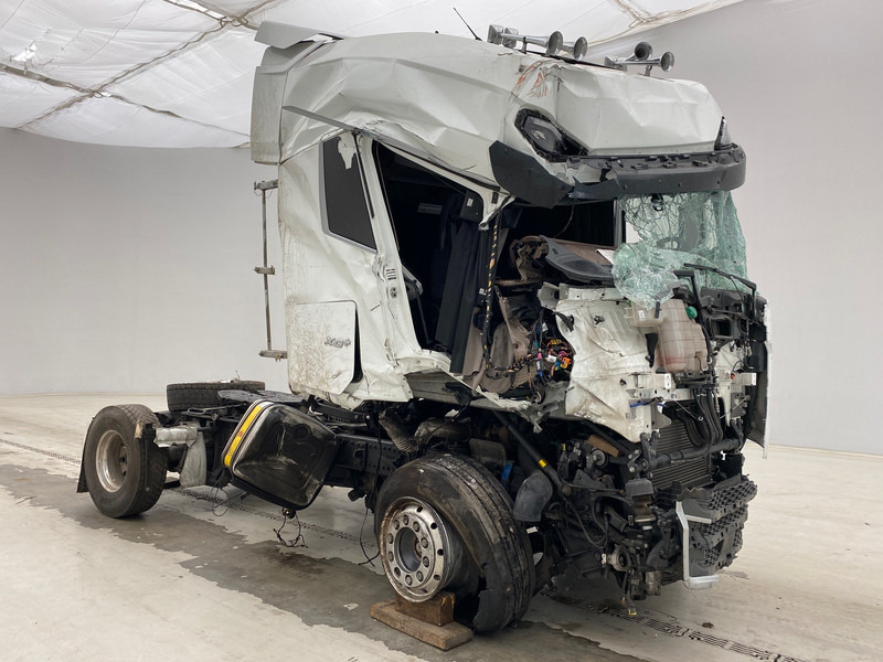 DAF XG+ 480 - Nyergesvontató: 3 kép. DAF XG+ 480 - Nyergesvontató: 3 kép.