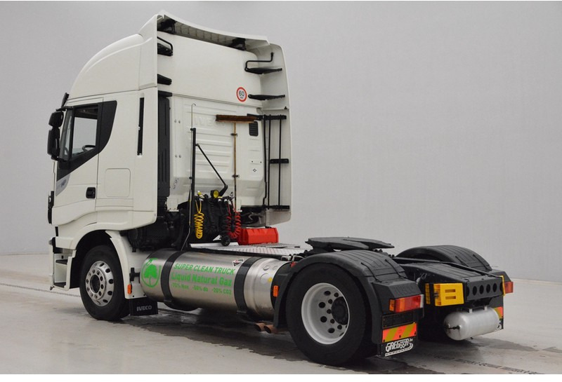 Iveco Stralis AS440S40 LNG Natural Power - Nyergesvontató: 4 kép. Iveco Stralis AS440S40 LNG Natural Power - Nyergesvontató: 4 kép.