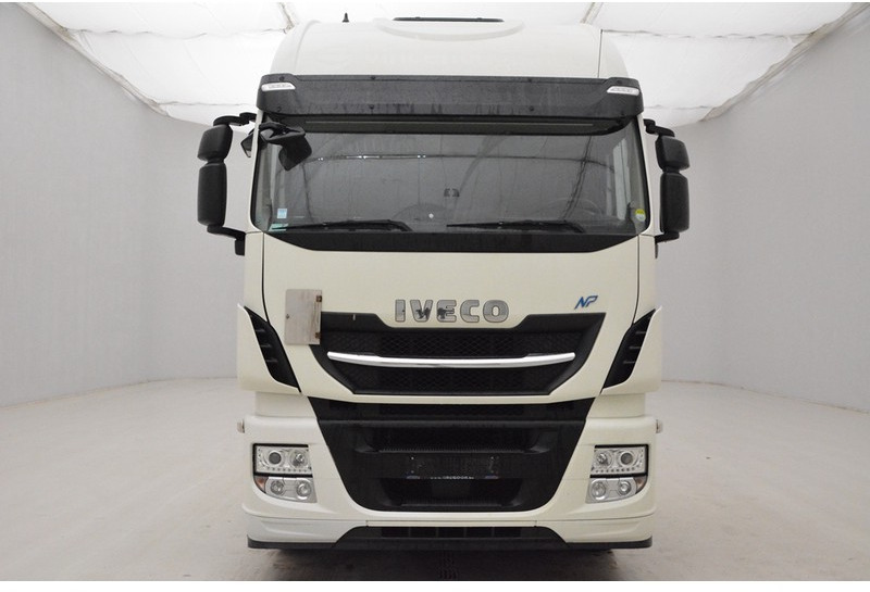 Iveco Stralis AS440S40 LNG Natural Power - Nyergesvontató: 2 kép. Iveco Stralis AS440S40 LNG Natural Power - Nyergesvontató: 2 kép.
