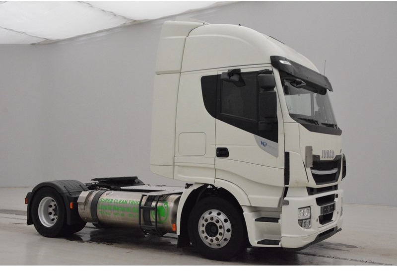 Iveco Stralis AS440S40 LNG Natural Power - Nyergesvontató: 3 kép. Iveco Stralis AS440S40 LNG Natural Power - Nyergesvontató: 3 kép.