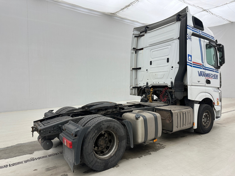 Mercedes-Benz Actros 1842 - Nyergesvontató: 5 kép. Mercedes-Benz Actros 1842 - Nyergesvontató: 5 kép.