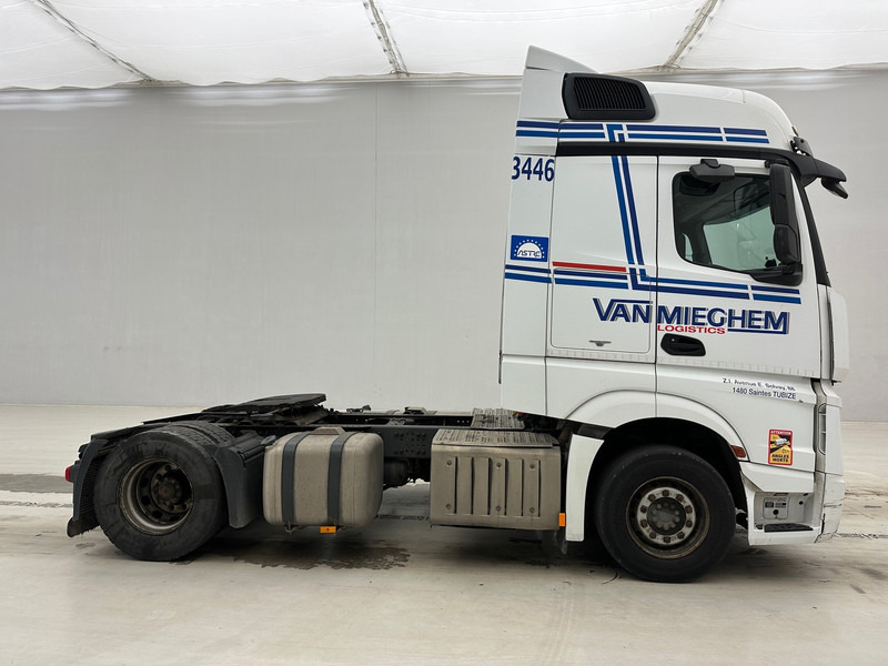 Mercedes-Benz Actros 1842 - Nyergesvontató: 4 kép. Mercedes-Benz Actros 1842 - Nyergesvontató: 4 kép.