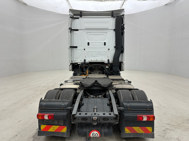 Nyergesvontató Mercedes-Benz Actros 1842: 6 kép. Nyergesvontató Mercedes-Benz Actros 1842: 6 kép.