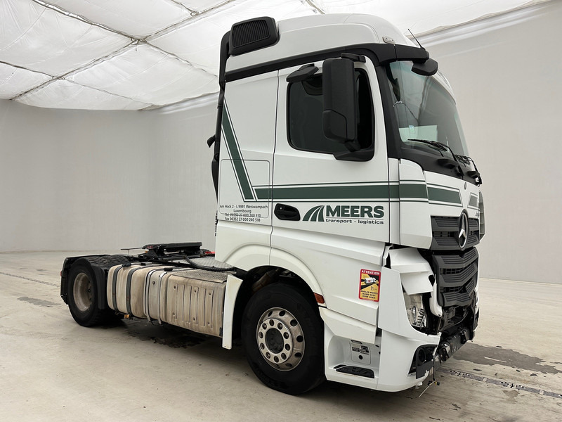 Mercedes-Benz Actros 1843* - Nyergesvontató: 4 kép. Mercedes-Benz Actros 1843* - Nyergesvontató: 4 kép.