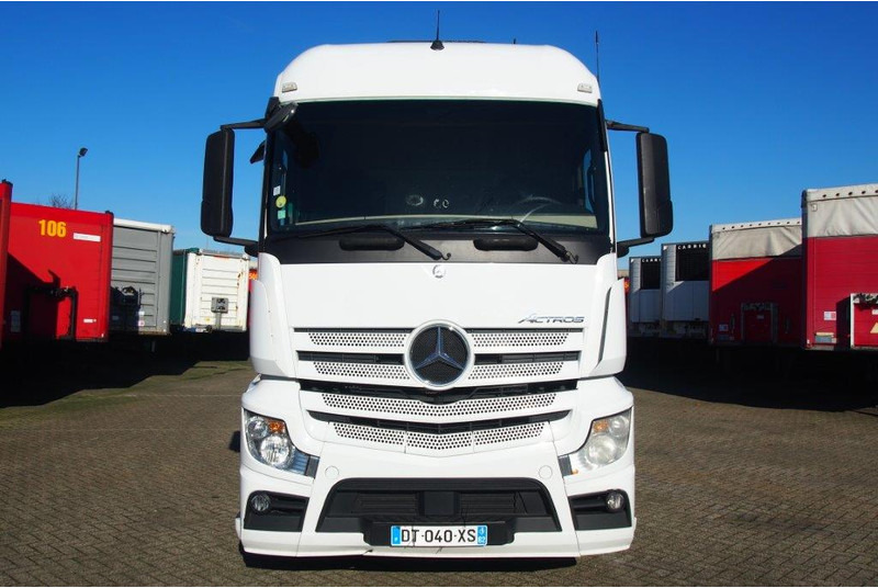 Mercedes-Benz Actros 1845LS "2016" - Nyergesvontató: 2 kép. Mercedes-Benz Actros 1845LS "2016" - Nyergesvontató: 2 kép.