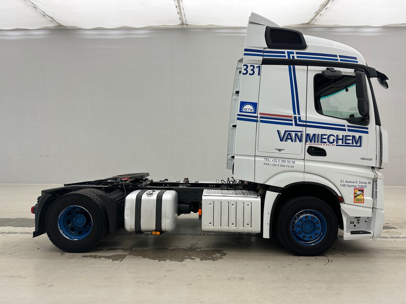 Mercedes-Benz Actros 1942 - Nyergesvontató: 4 kép. Mercedes-Benz Actros 1942 - Nyergesvontató: 4 kép.