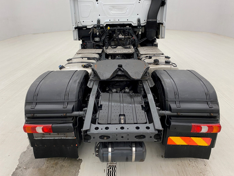 Mercedes-Benz Actros 1942 - Nyergesvontató: 5 kép. Mercedes-Benz Actros 1942 - Nyergesvontató: 5 kép.