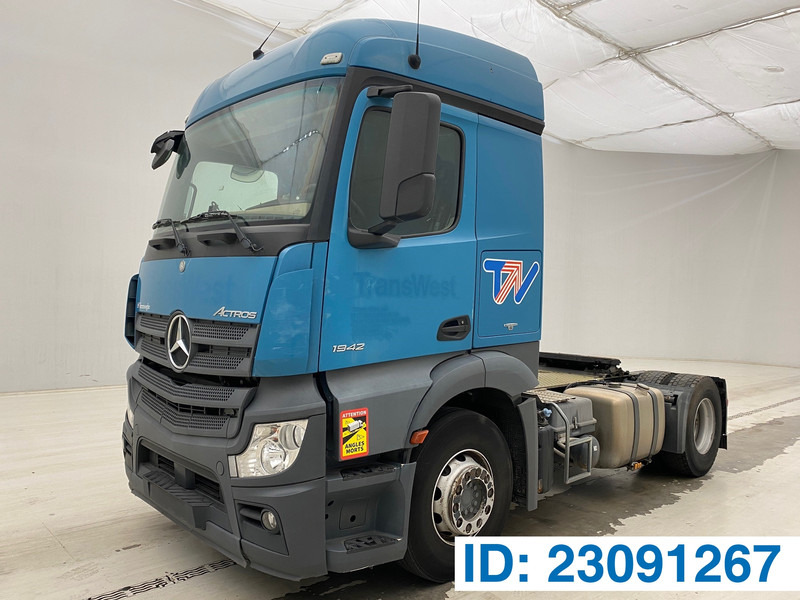 Mercedes-Benz Actros 1942 - Nyergesvontató: 1 kép. Mercedes-Benz Actros 1942 - Nyergesvontató: 1 kép.