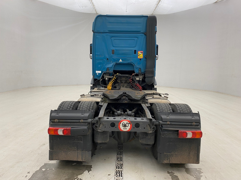 Mercedes-Benz Actros 1942 - Nyergesvontató: 5 kép. Mercedes-Benz Actros 1942 - Nyergesvontató: 5 kép.
