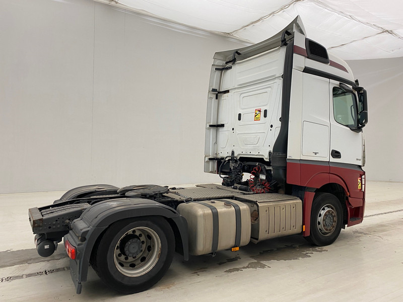 Mercedes-Benz Actros 1942 - Nyergesvontató: 4 kép. Mercedes-Benz Actros 1942 - Nyergesvontató: 4 kép.