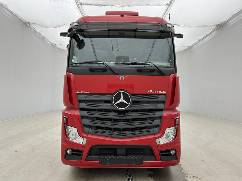 Mercedes-Benz Actros 1942 BigSpace - Nyergesvontató: 2 kép. Mercedes-Benz Actros 1942 BigSpace - Nyergesvontató: 2 kép.