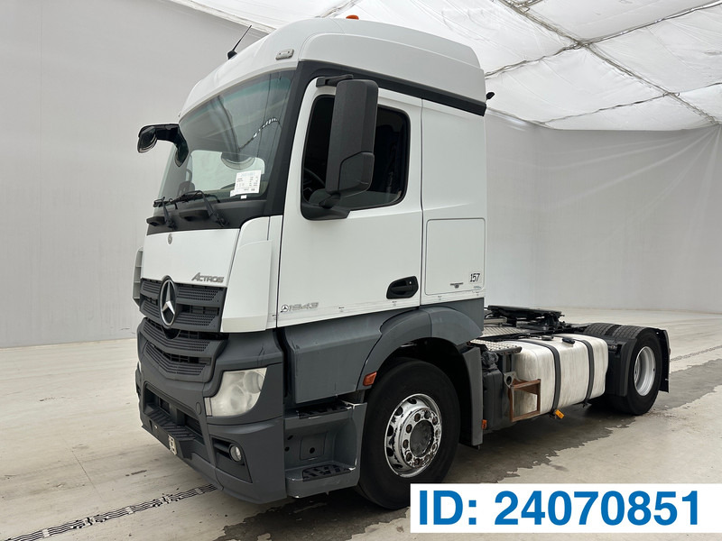 Mercedes-Benz Actros 1943 - Nyergesvontató: 1 kép. Mercedes-Benz Actros 1943 - Nyergesvontató: 1 kép.