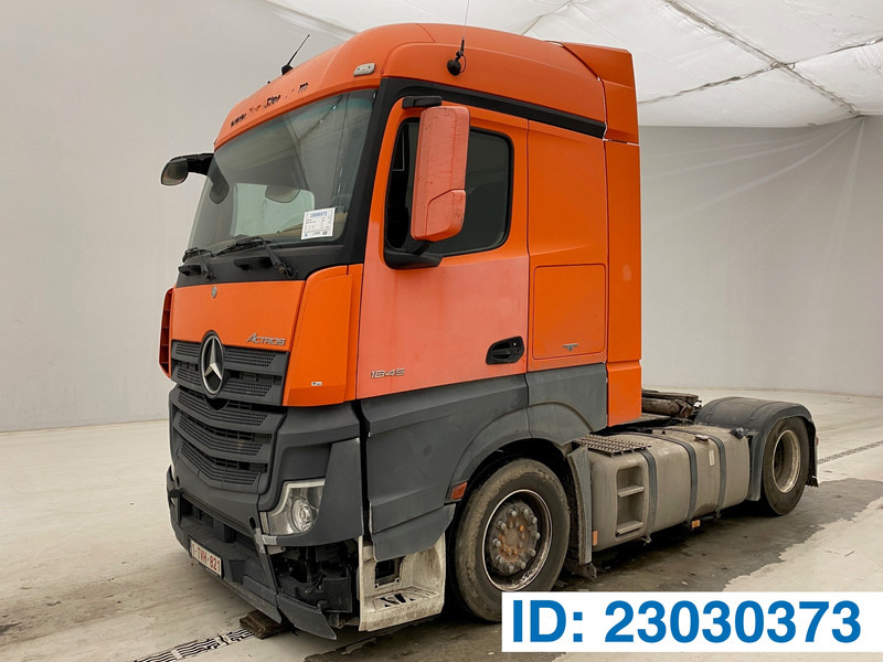 Mercedes-Benz Actros 1945 - Nyergesvontató: 1 kép. Mercedes-Benz Actros 1945 - Nyergesvontató: 1 kép.