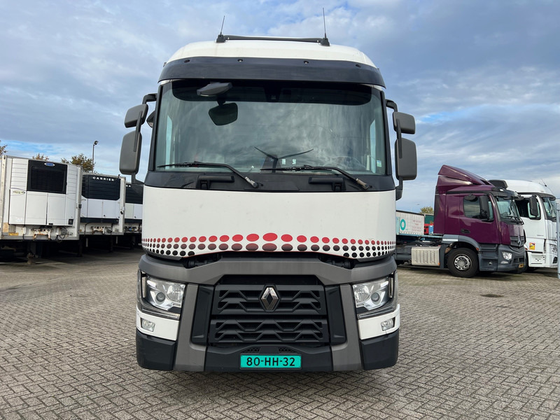 Renault T 460 - Nyergesvontató: 2 kép. Renault T 460 - Nyergesvontató: 2 kép.