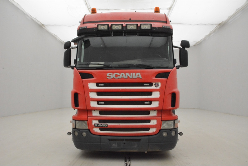 Scania R440 - Nyergesvontató: 2 kép. Scania R440 - Nyergesvontató: 2 kép.