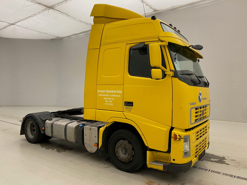 Volvo FH 400 Globetrotter - Nyergesvontató: 3 kép. Volvo FH 400 Globetrotter - Nyergesvontató: 3 kép.