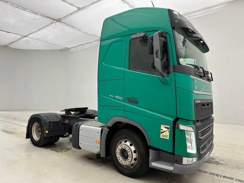 Volvo FH 460 Globetrotter - Nyergesvontató: 3 kép. Volvo FH 460 Globetrotter - Nyergesvontató: 3 kép.