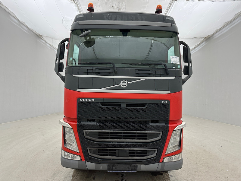 Volvo FH 460 Globetrotter - Nyergesvontató: 2 kép. Volvo FH 460 Globetrotter - Nyergesvontató: 2 kép.