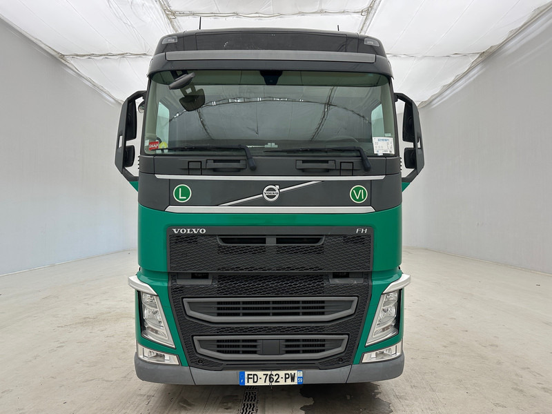 Volvo FH 460 Globetrotter - Nyergesvontató: 2 kép. Volvo FH 460 Globetrotter - Nyergesvontató: 2 kép.